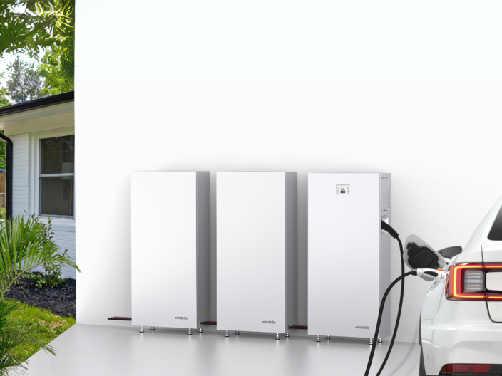 Emaldo® Power Core AI with two expansion cabinets