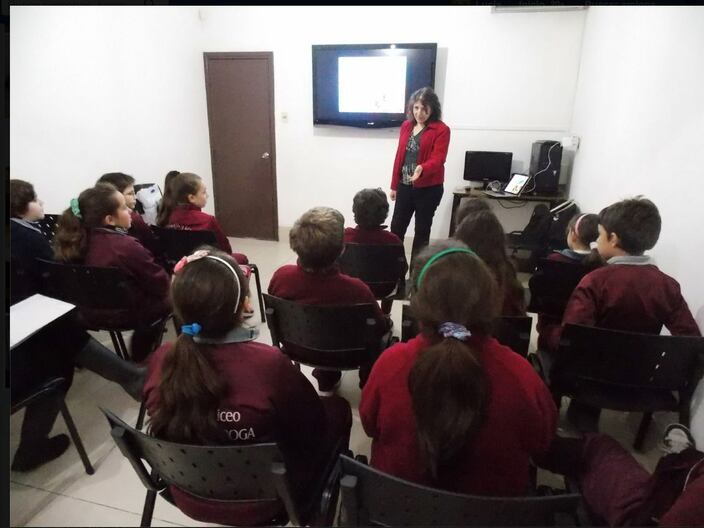 Encuentro en el colegio Horacio Quiroga en Montevideo, Uruguay