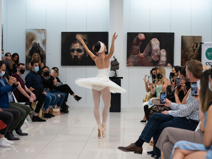 @katherine_barkman performing at our event, the most famous ballet solo. “The Dying Swan” choreographed by legendary Russian Anna Pavlova by Michael Fokine in 1905. 